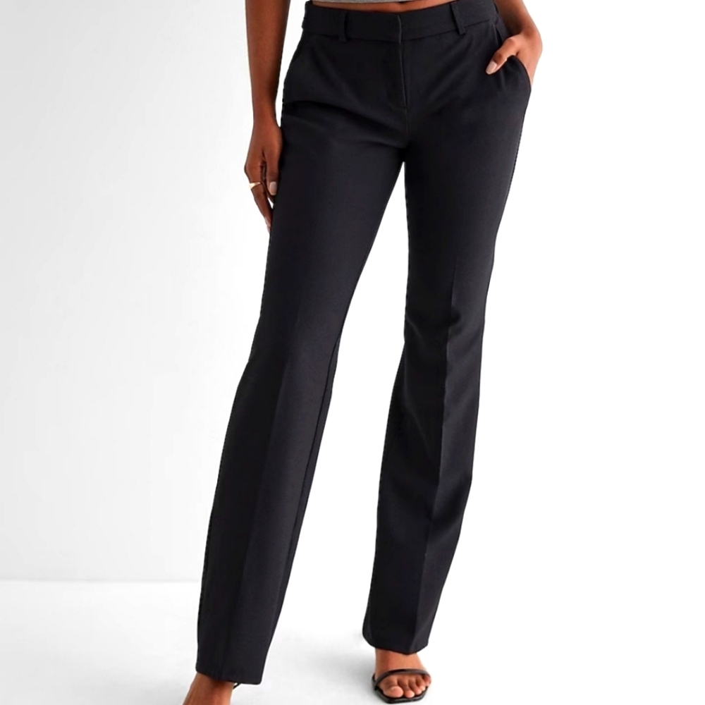 EXPRESS Signature Stretch  low rise bootcut pant. Size 8R